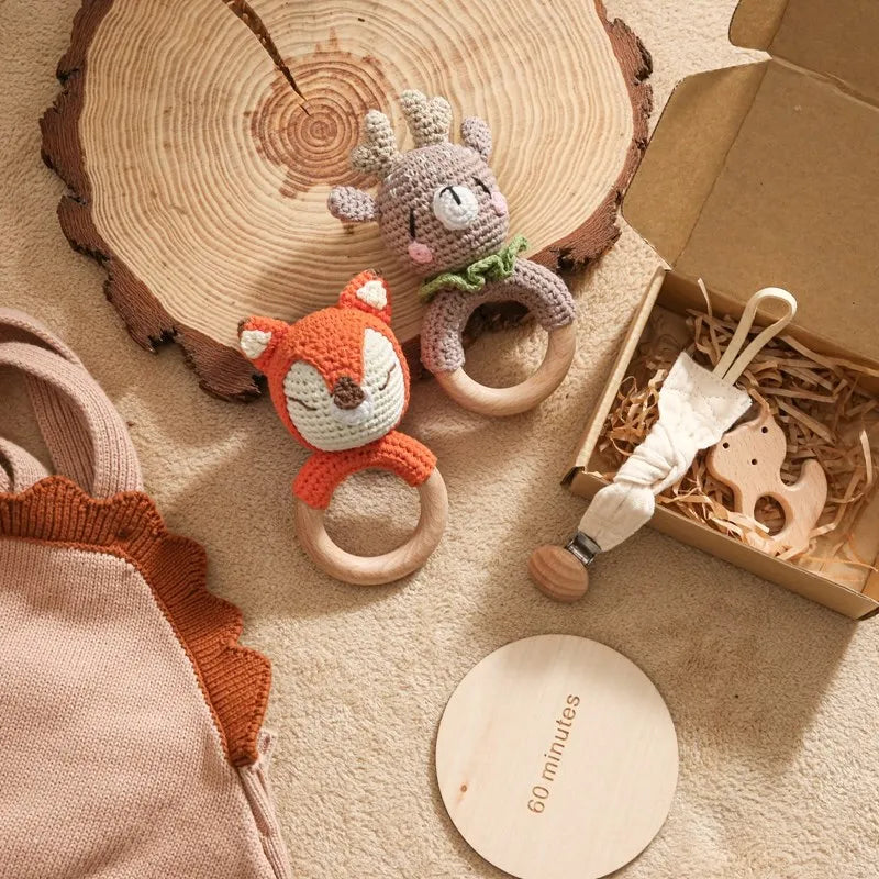 Crochet Animal Baby Gift Set – Newborn Sensory Toy Box with Teether, Rattle & Pacifier Clip