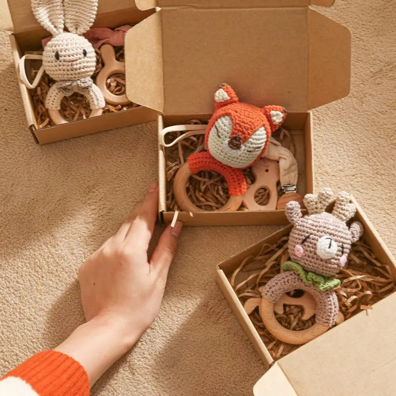 Crochet Animal Baby Gift Set – Newborn Sensory Toy Box with Teether, Rattle & Pacifier Clip